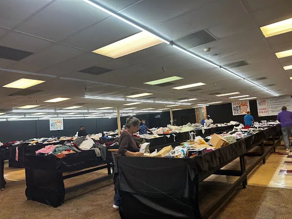 Amazon Hot Deals Bin Store in Leesburg, FL storefront