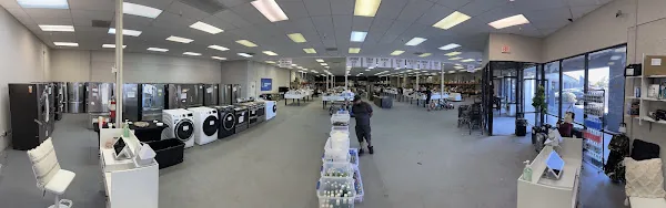 Liquidation land in Chandler, AZ storefront