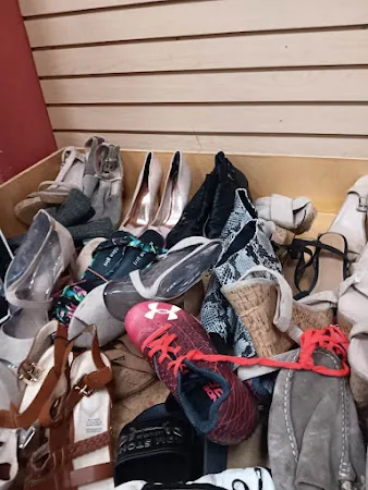 Helping Closet/ Dollar Vintage in North Hollywood, CA storefront