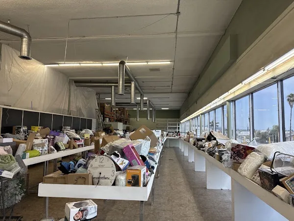 King Top Deals in Montebello, CA storefront