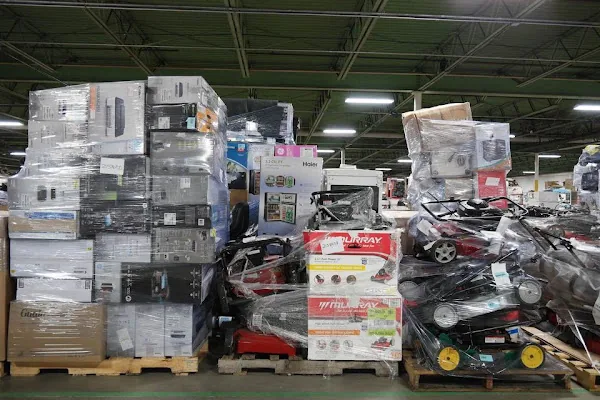 American Liquidations in Waterbury, CT storefront