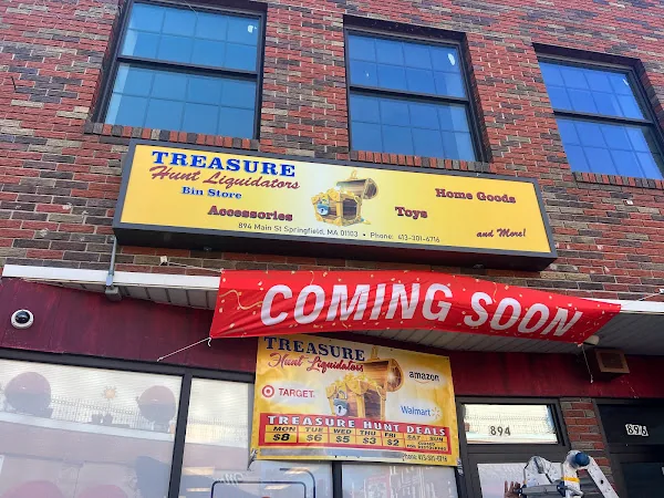 Treasure hunt liquidators in Springfield, MA storefront