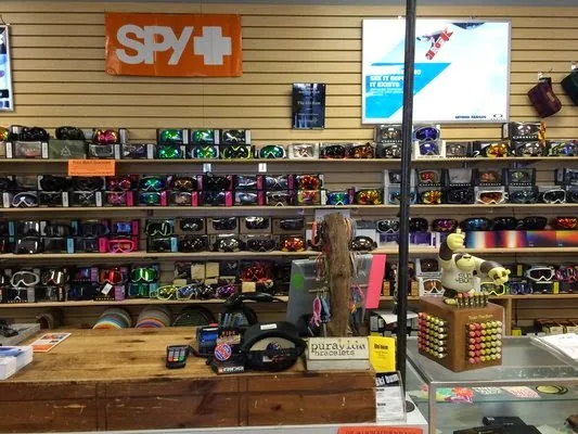 The Ski Bum in Newark, DE storefront
