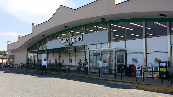 New Grand Mart in Alexandria, VA storefront