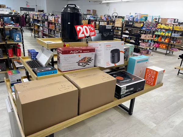 VB Selections Discount Store in Saint Charles, MO storefront
