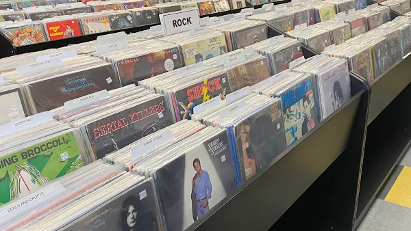 Mill City Sound in Hopkins, MN storefront
