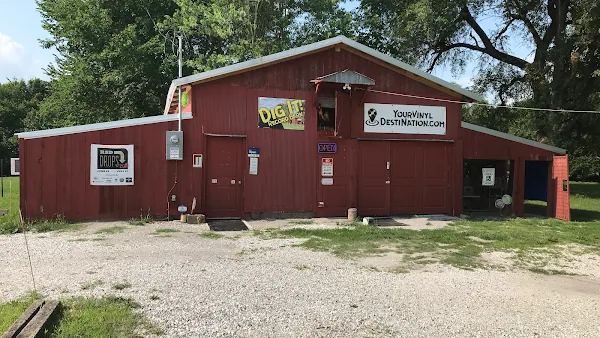 Dig It! Record Barn in Joplin, MO storefront