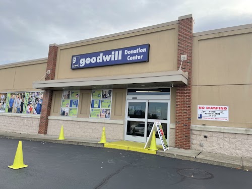 Goodwill Warwick Store and Donation Center in Warwick, RI storefront