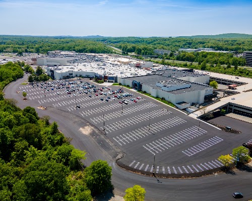 Holyoke Mall in Holyoke, MA storefront