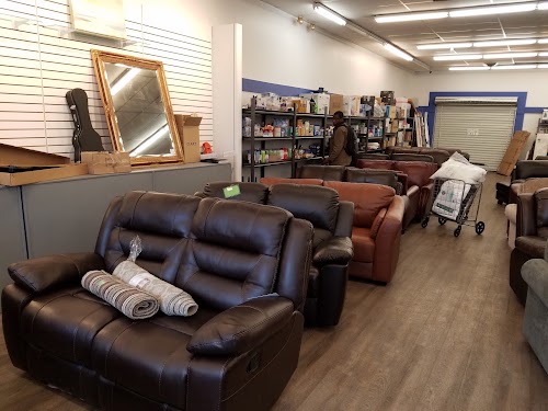 Bulldog Liquidators Downtown in Indianapolis, IN storefront