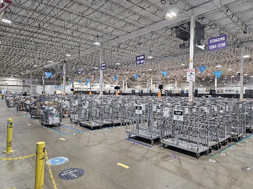 AMAZON PHL1 in New Castle, DE storefront