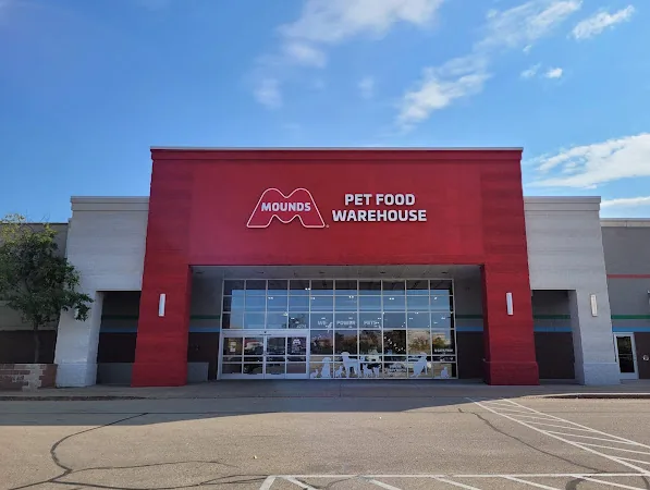 Mounds Pet Food Warehouse in Madison, WI storefront